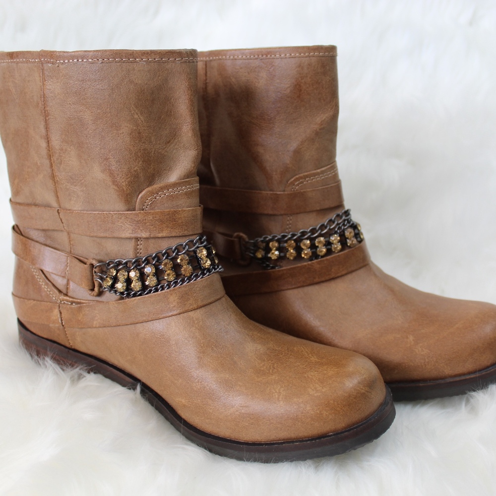 BRAND NEW - Tan Boot with Cute Jewels